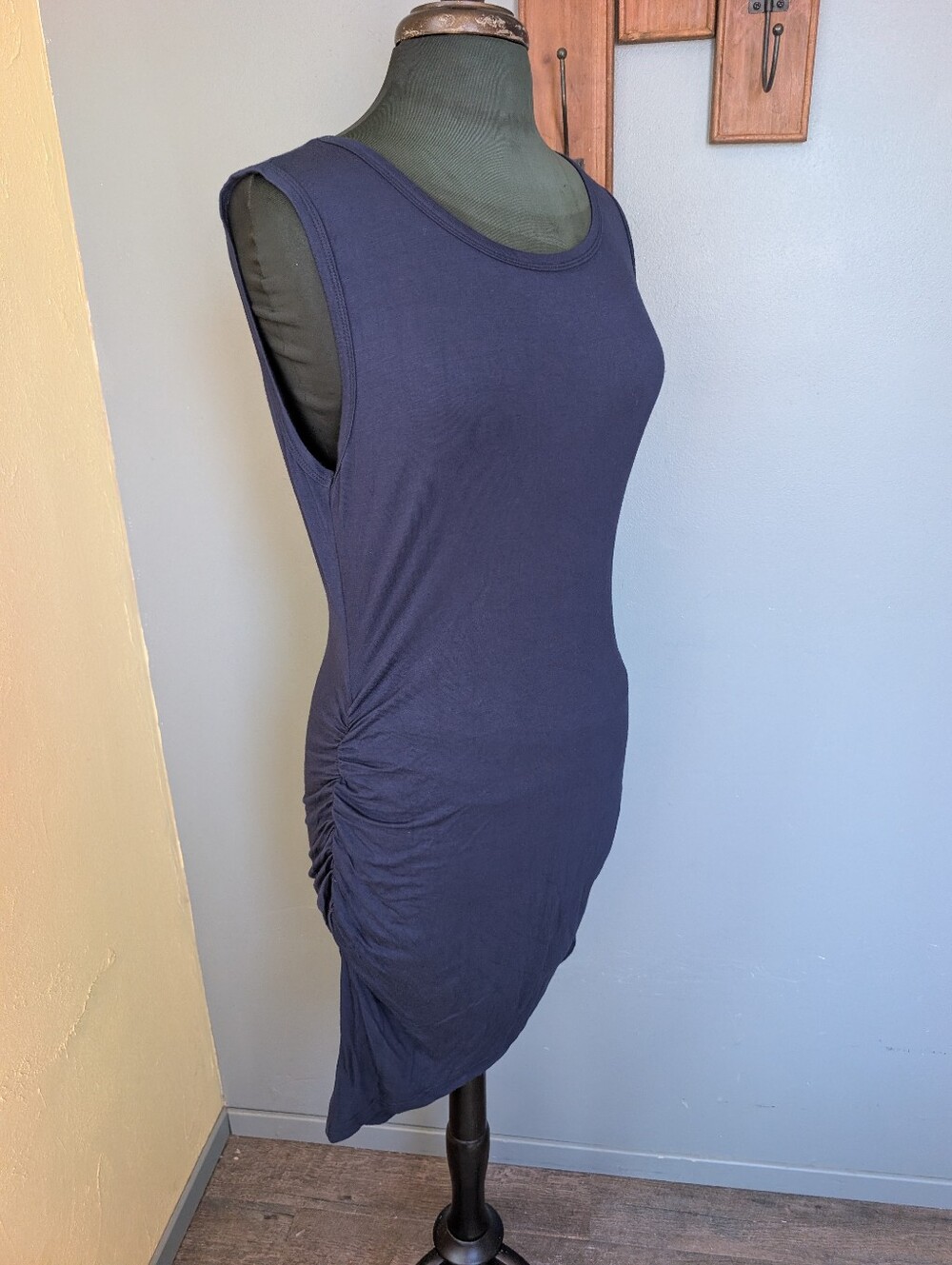 NWT Sleeveless Navy Ruched Side Tank Dress Size Large
